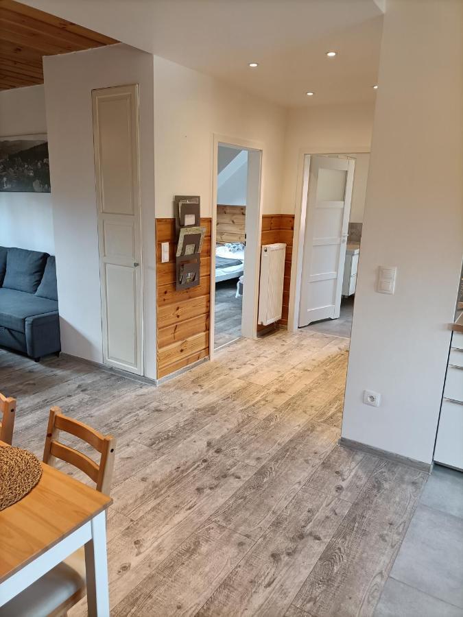 シクラルスカ・ポレンバApartament Na Uboczuアパートメント エクステリア 写真