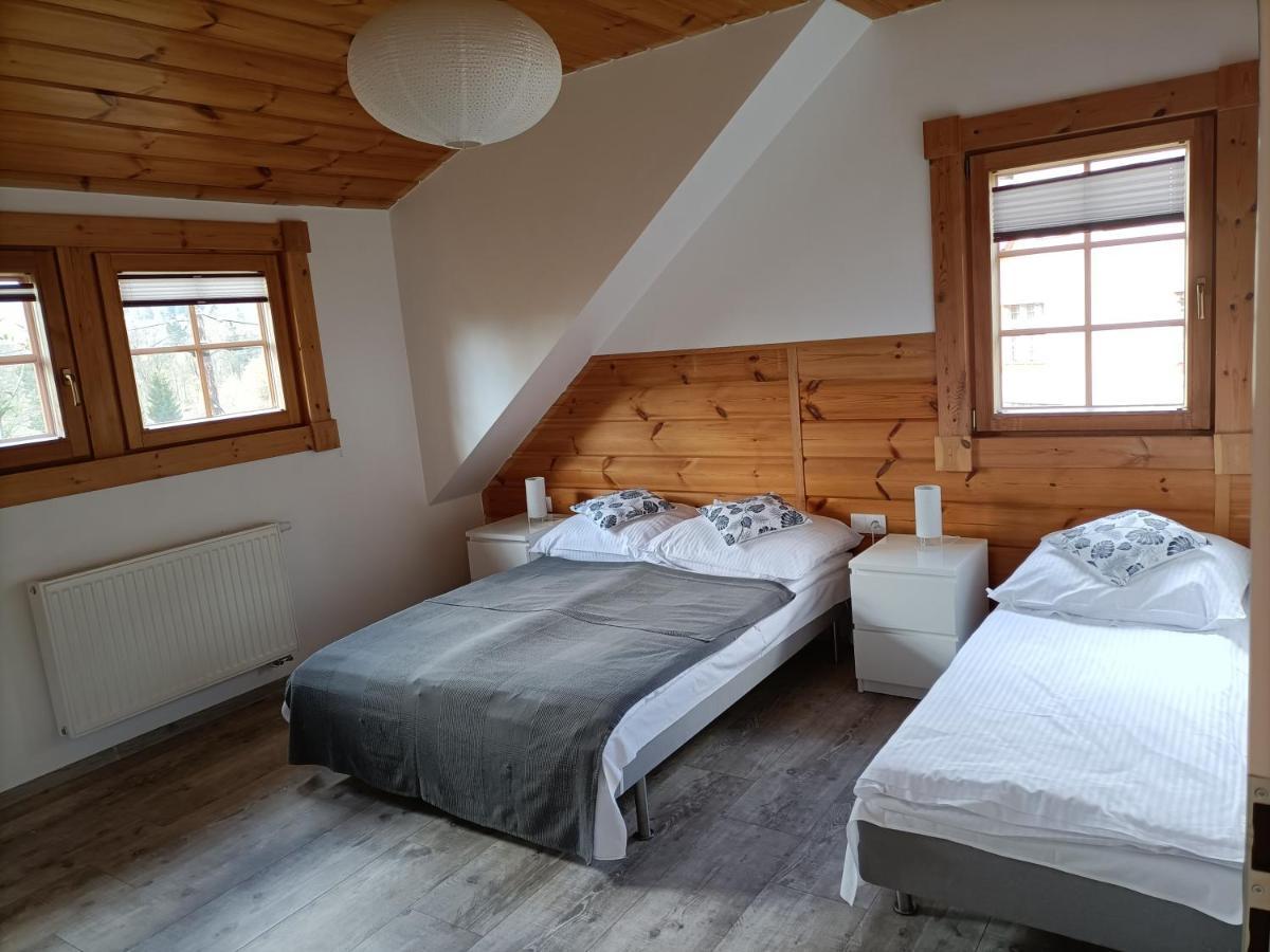 シクラルスカ・ポレンバApartament Na Uboczuアパートメント エクステリア 写真